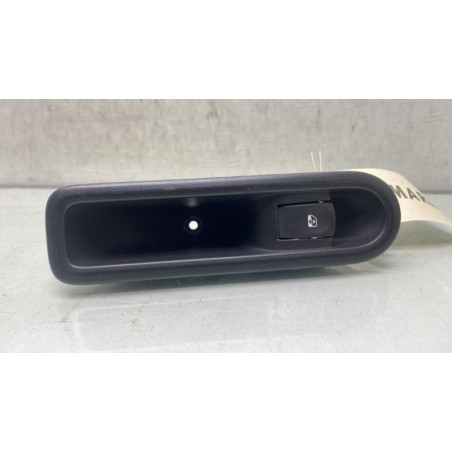 Interrupteur de leve vitre arriere droit RENAULT CLIO 3