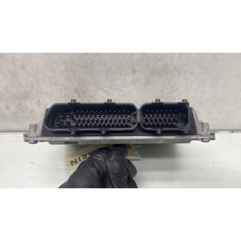 Calculateur moteur SKODA FABIA 2 Photo n°3