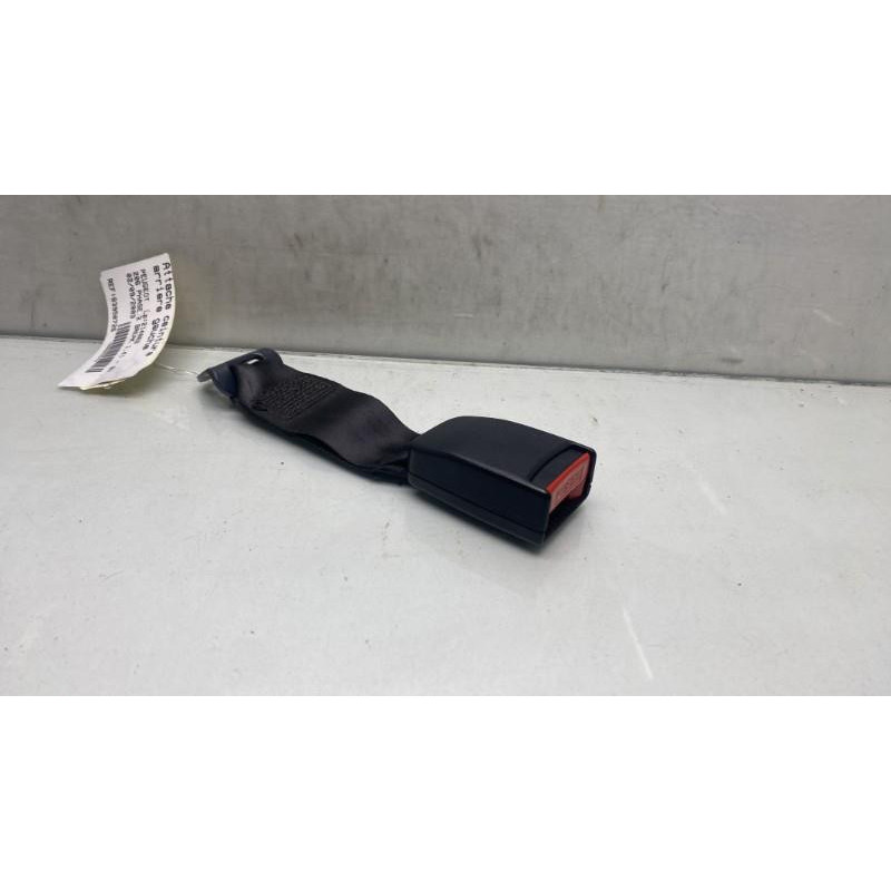 Attache ceinture arriere gauche PEUGEOT 206 Photo n°4