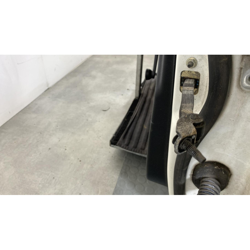 Porte avant gauche FORD FIESTA 5 Photo n°8