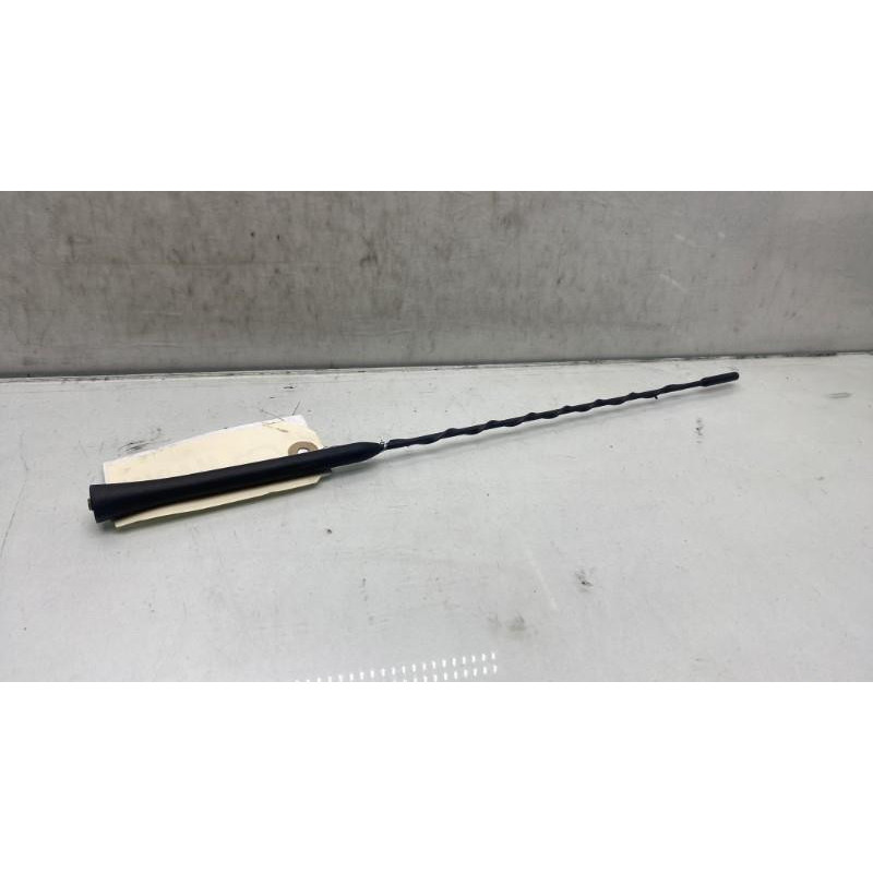Antenne FIAT GRANDE PUNTO Photo n°3