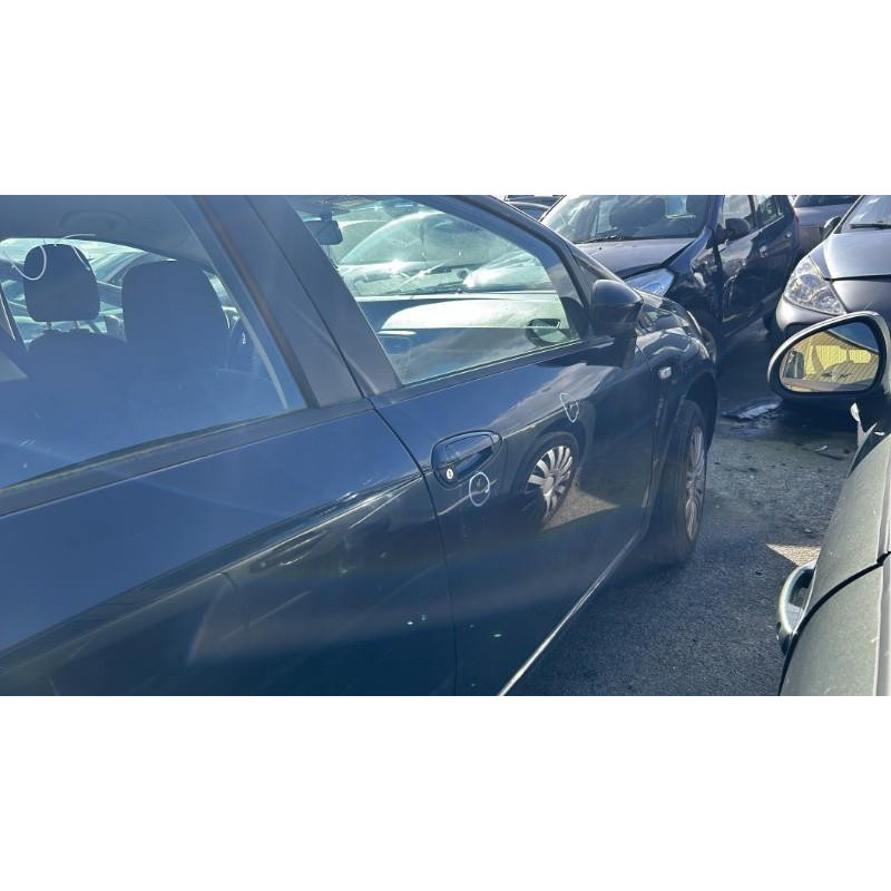 Antenne FIAT GRANDE PUNTO Photo n°5