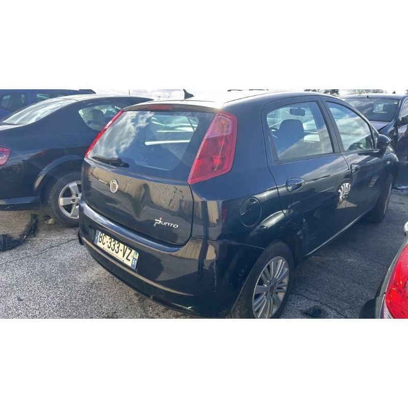 Antenne FIAT GRANDE PUNTO Photo n°6