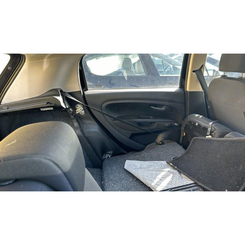Antenne FIAT GRANDE PUNTO Photo n°8