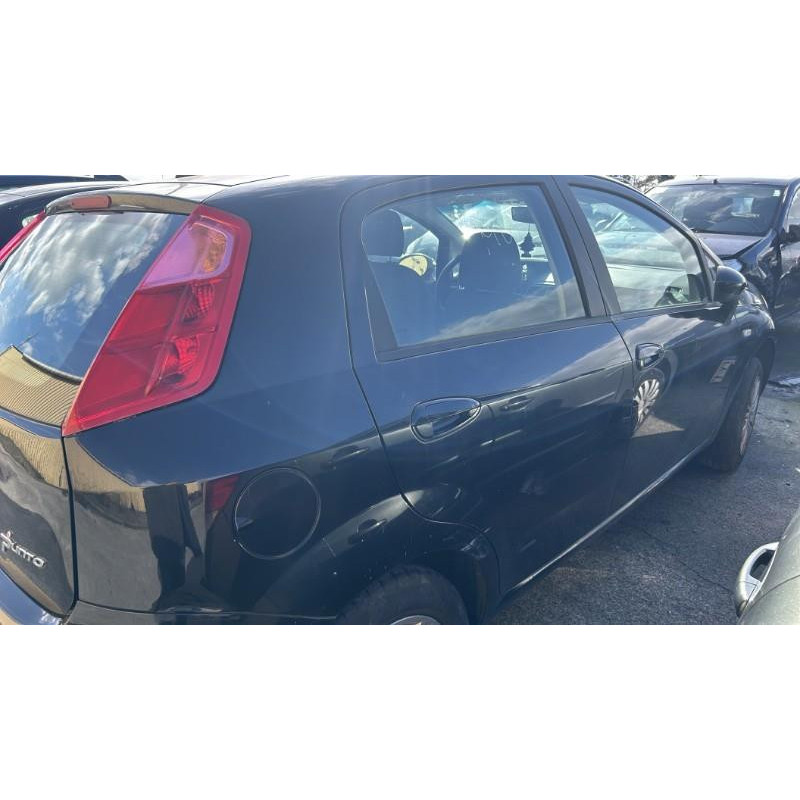 Antenne FIAT GRANDE PUNTO Photo n°12