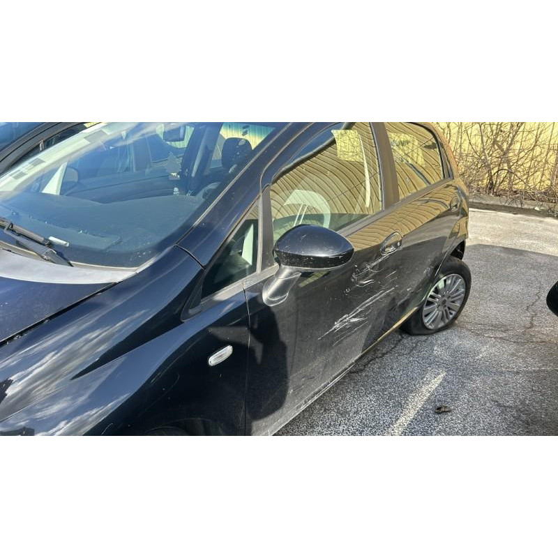 Antenne FIAT GRANDE PUNTO Photo n°15