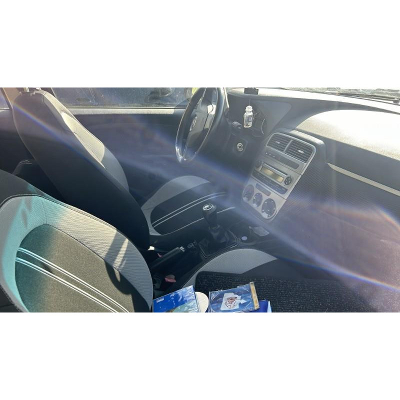 Antenne FIAT GRANDE PUNTO Photo n°16
