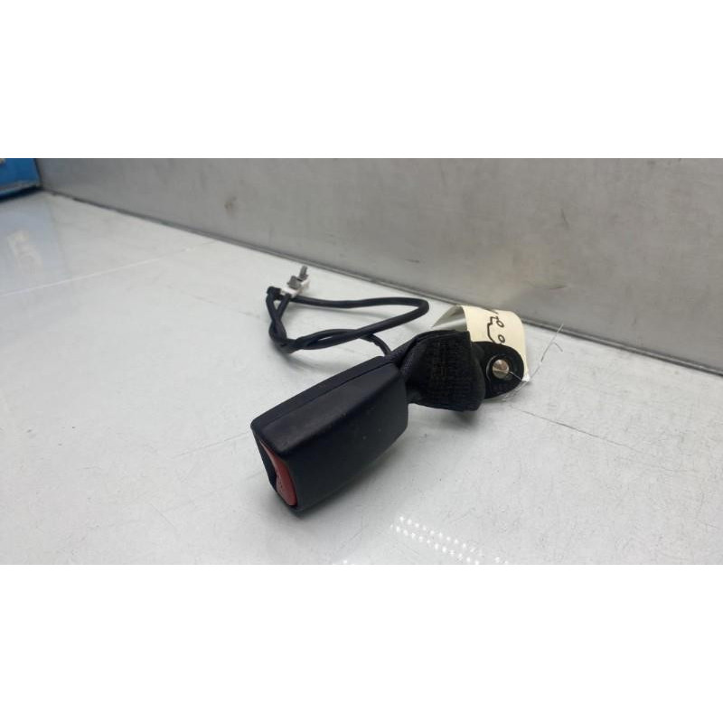 Attache ceinture arriere gauche NISSAN X-TRAIL 3 Photo n°4