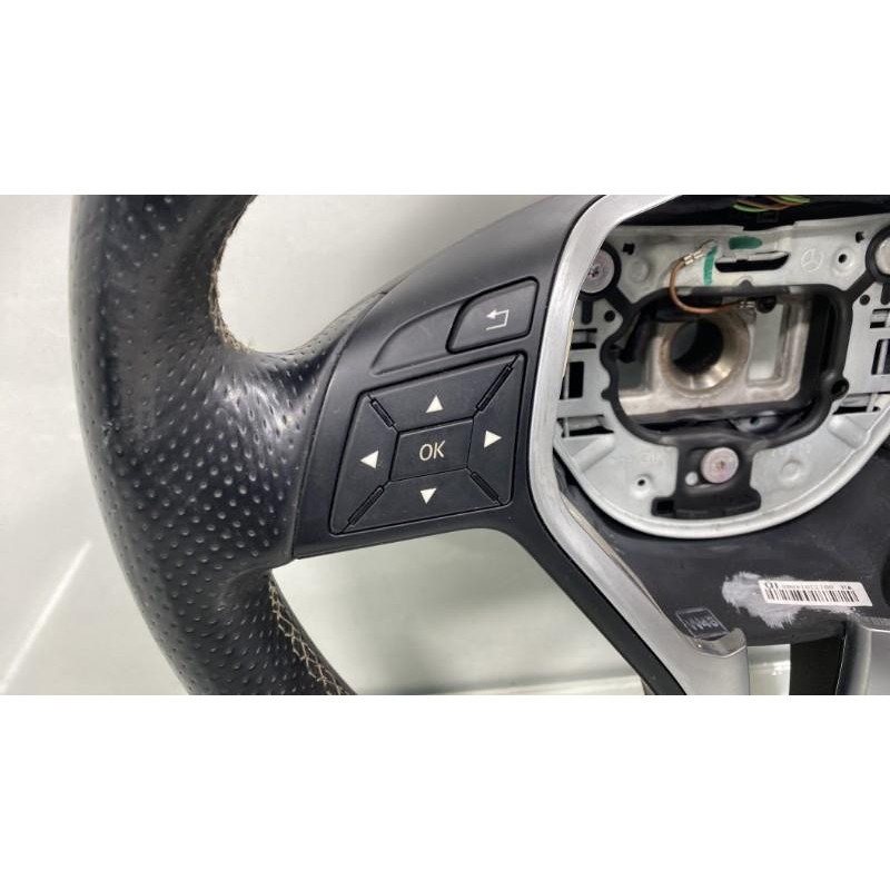 Volant MERCEDES CLASSE CLA 117 Photo n°4