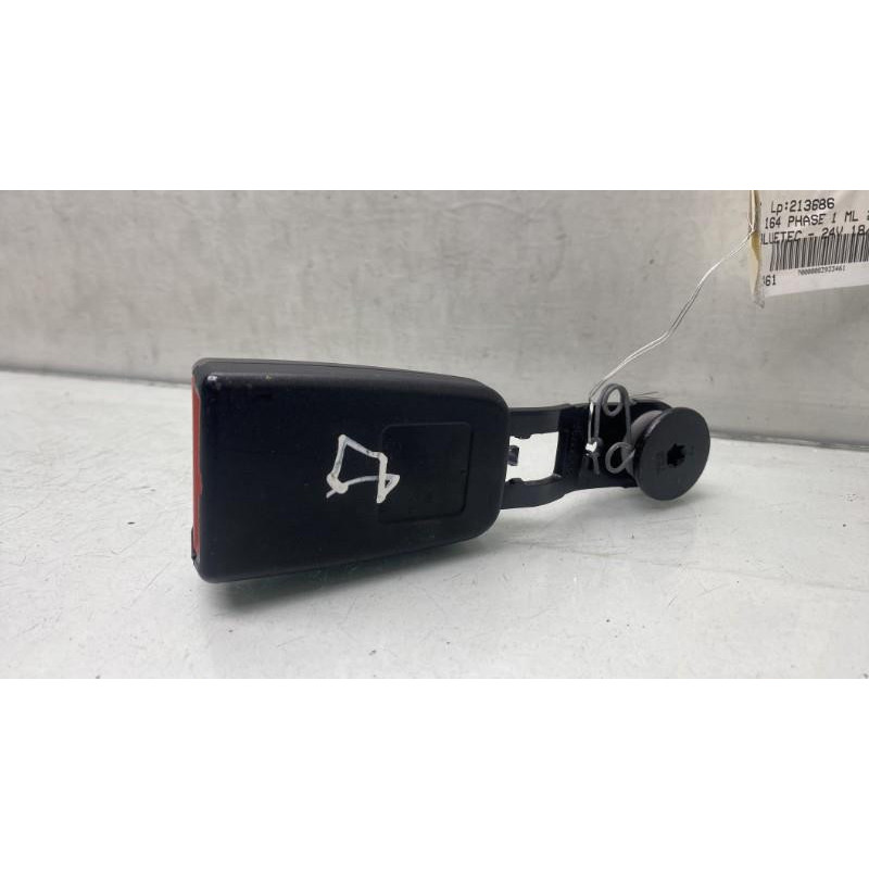 Attache ceinture arriere droit MERCEDES CLASSE M 164 Photo n°1