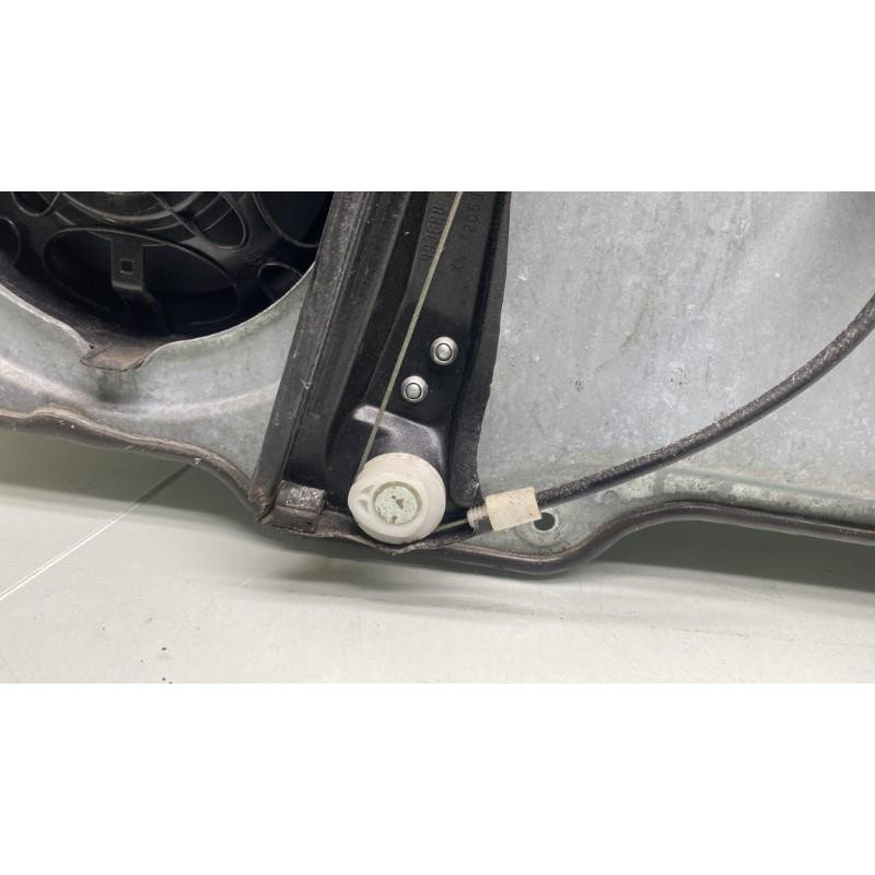 Leve vitre electrique avant gauche MERCEDES CLASSE M 164 Photo n°3