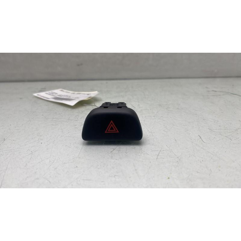 Bouton de warning NISSAN MICRA 4 Photo n°3