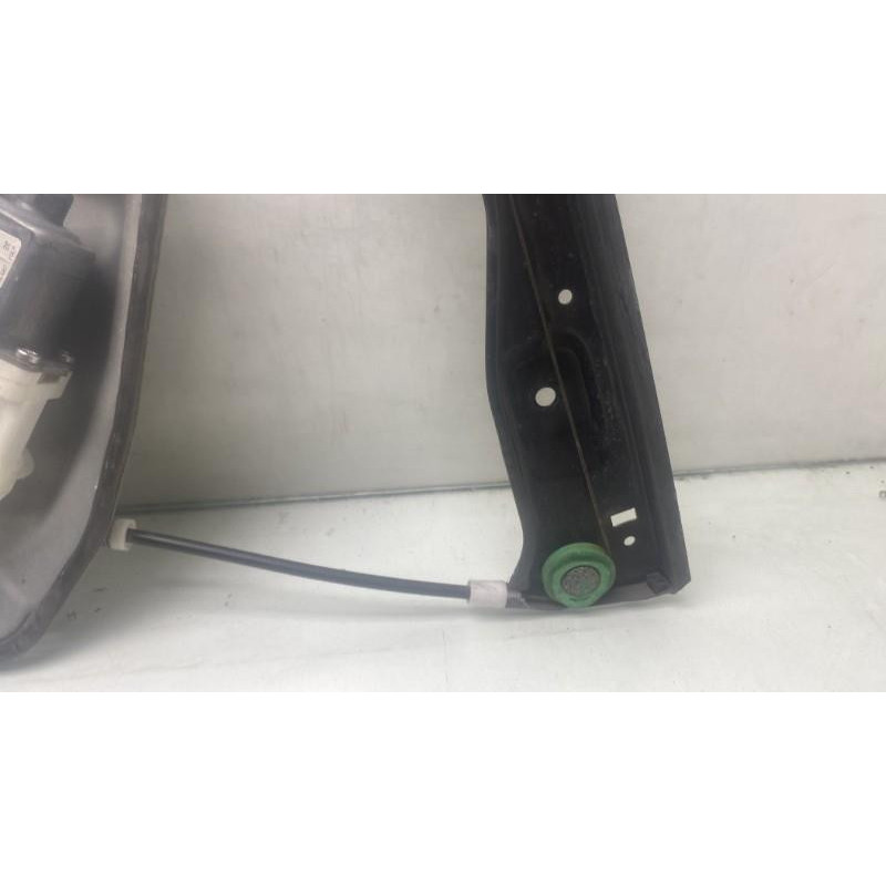 Leve vitre electrique avant droit VOLKSWAGEN GOLF 5 Photo n°8