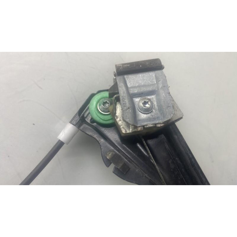 Leve vitre electrique avant droit VOLKSWAGEN GOLF 5 Photo n°9