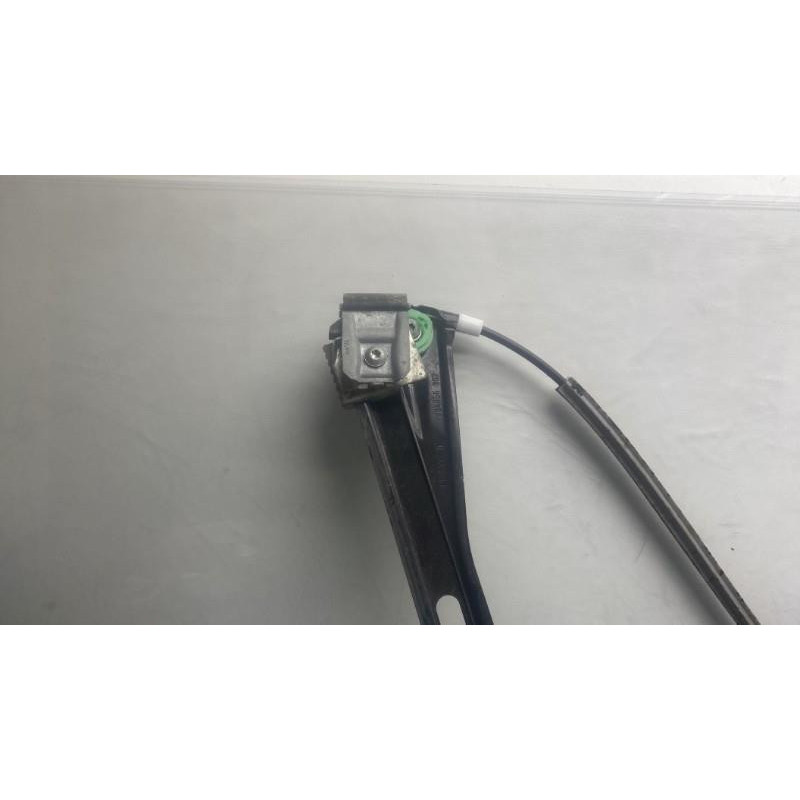 Leve vitre electrique avant droit VOLKSWAGEN GOLF 5 Photo n°11