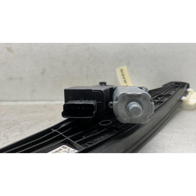 Leve vitre electrique arriere droit CITROEN C5 AIRCROSS Photo n°3