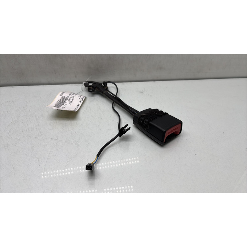Attache ceinture avant droit SKODA SUPERB 2 Photo n°2