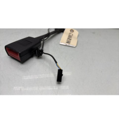 Attache ceinture avant droit SKODA SUPERB 2