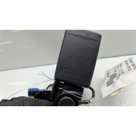 Attache ceinture arriere droit MERCEDES CLASSE CLA 117