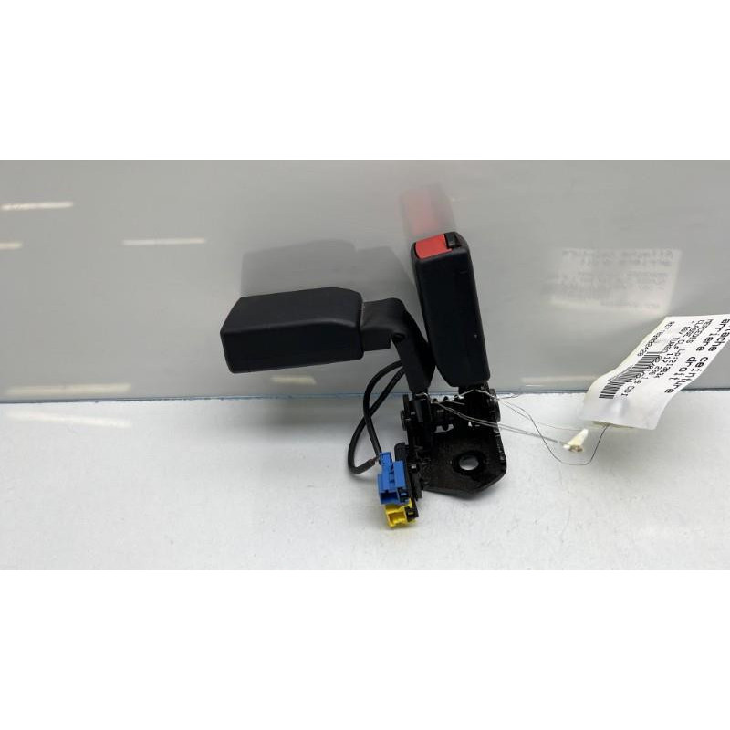 Attache ceinture arriere droit MERCEDES CLASSE CLA 117 Photo n°3