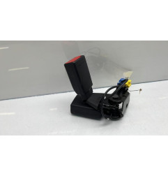 Attache ceinture arriere droit MERCEDES CLASSE CLA 117