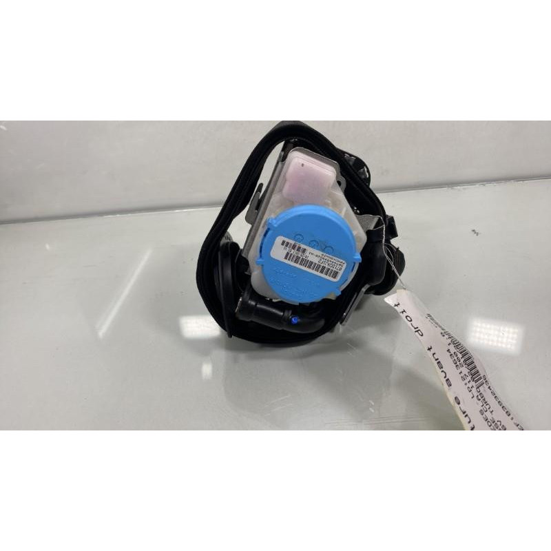 Pretensionneur de ceinture avant droit MERCEDES CLASSE CLA 117 Photo n°1