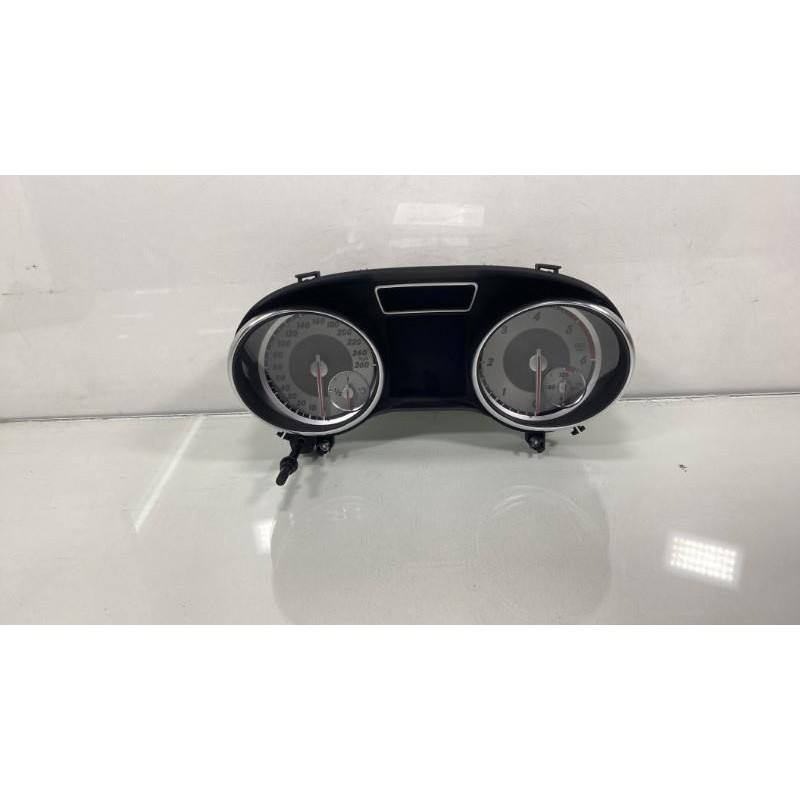 Compteur MERCEDES CLASSE CLA 117 Photo n°1