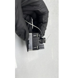 Interrupteur de leve vitre arriere droit MERCEDES CLASSE CLA 117