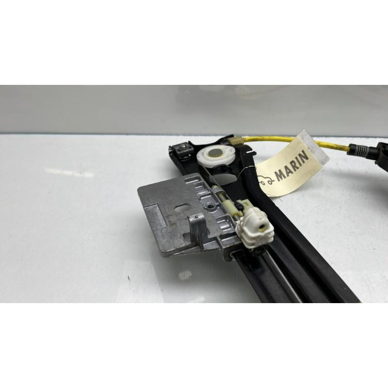 Leve vitre electrique arriere droit MERCEDES CLASSE CLA 117 Photo n°4