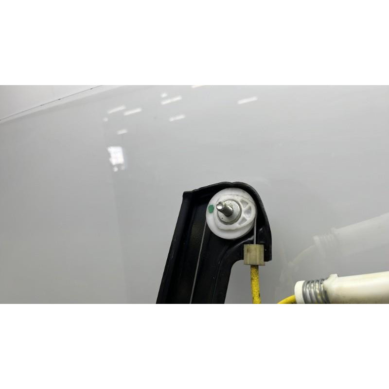 Leve vitre electrique arriere gauche MERCEDES CLASSE CLA 117 Photo n°2