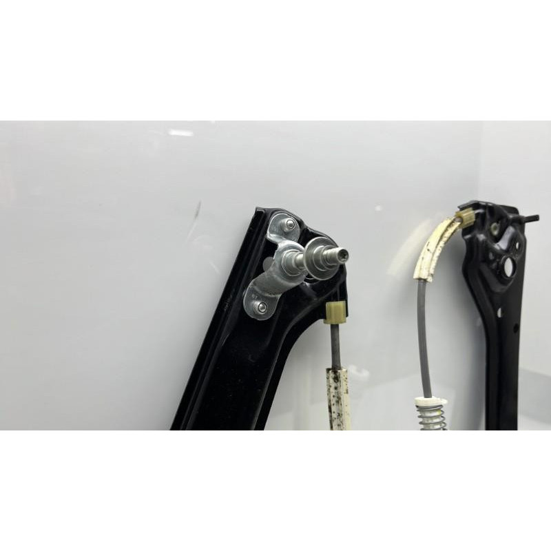 Leve vitre electrique avant droit MERCEDES CLASSE CLA 117 Photo n°2