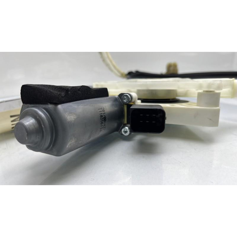 Leve vitre electrique avant droit MERCEDES CLASSE CLA 117 Photo n°8