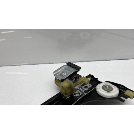 Leve vitre electrique avant gauche MERCEDES CLASSE CLA 117 Photo n°1