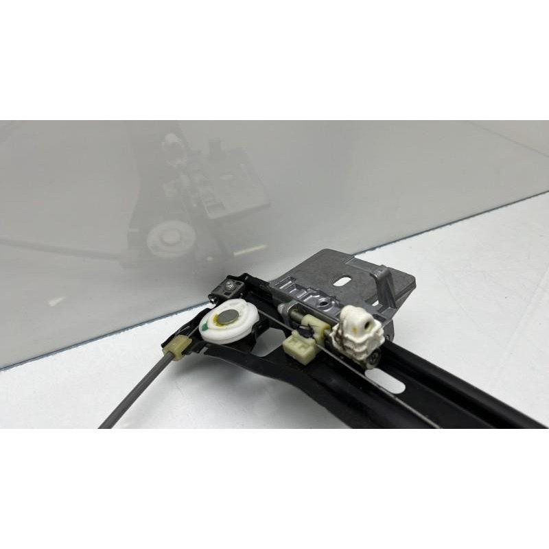 Leve vitre electrique avant gauche MERCEDES CLASSE CLA 117 Photo n°6