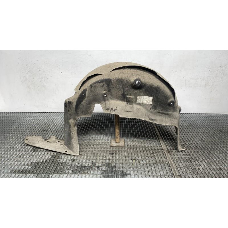 Pare boue arriere gauche MERCEDES CLASSE CLA 117 Photo n°2