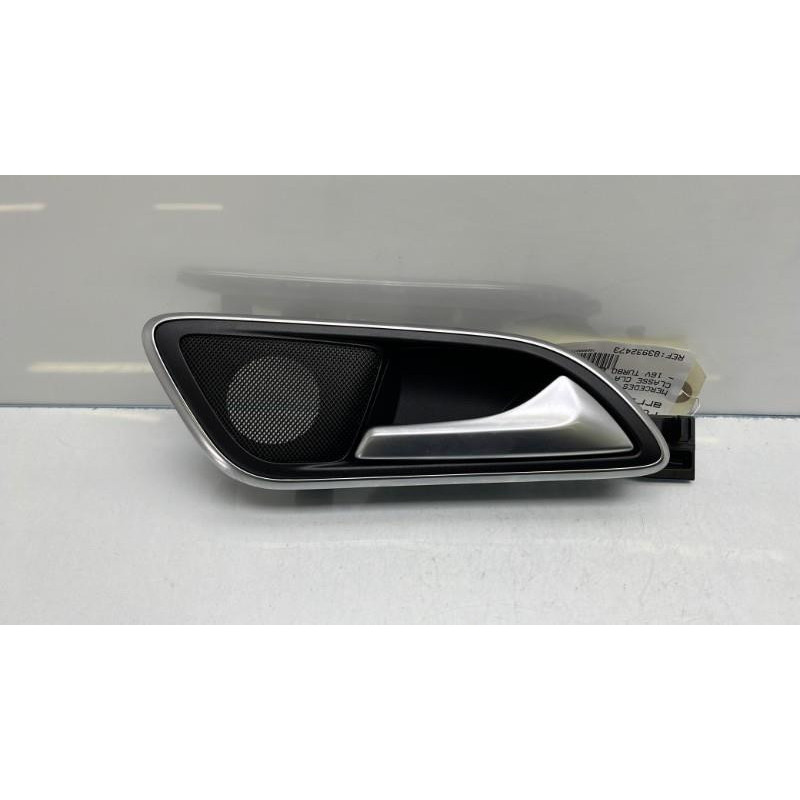 Poignee interieur arriere droit MERCEDES CLASSE CLA 117 Photo n°4