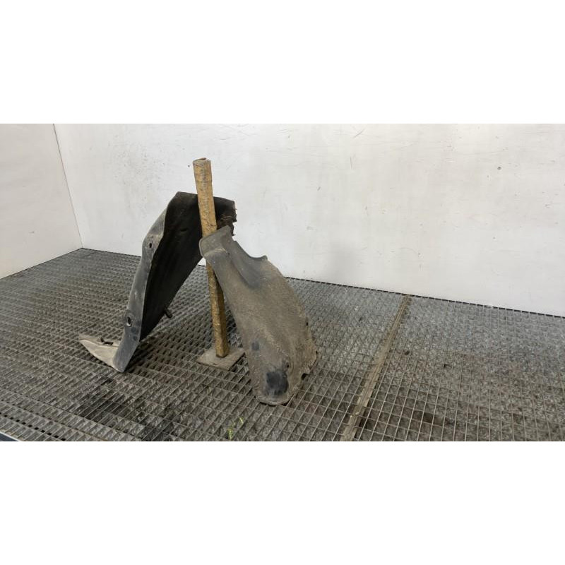 Pare boue arriere gauche RENAULT MEGANE 2 Photo n°4