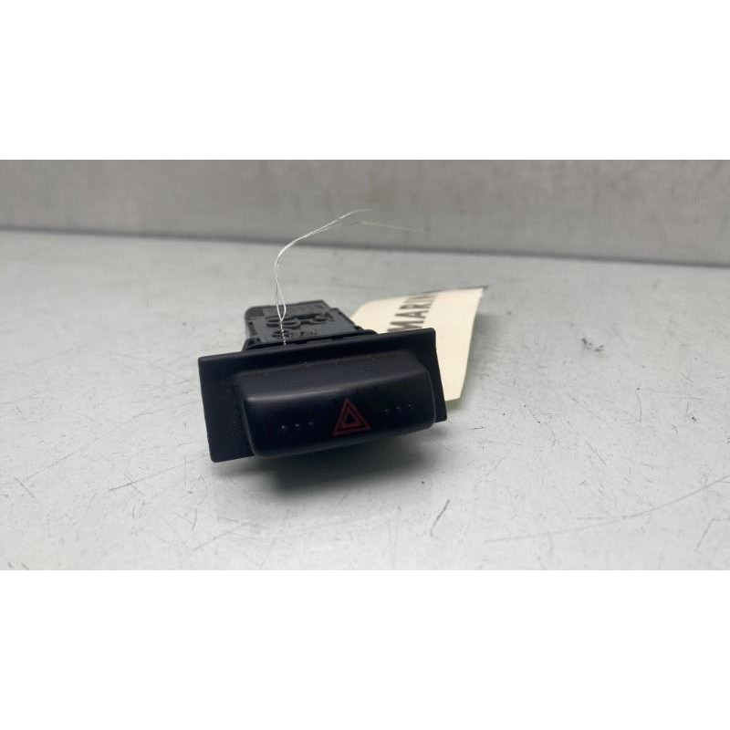 Bouton de warning MAZDA MPV 2 Photo n°3