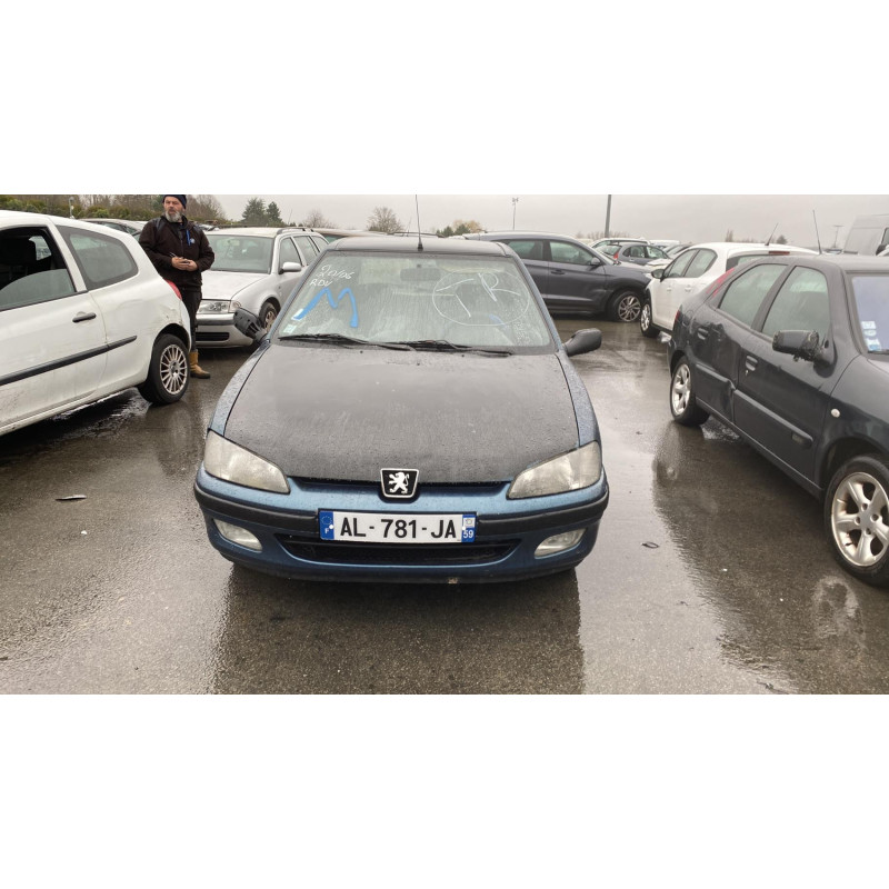 Pare choc avant PEUGEOT 106 Photo n°10