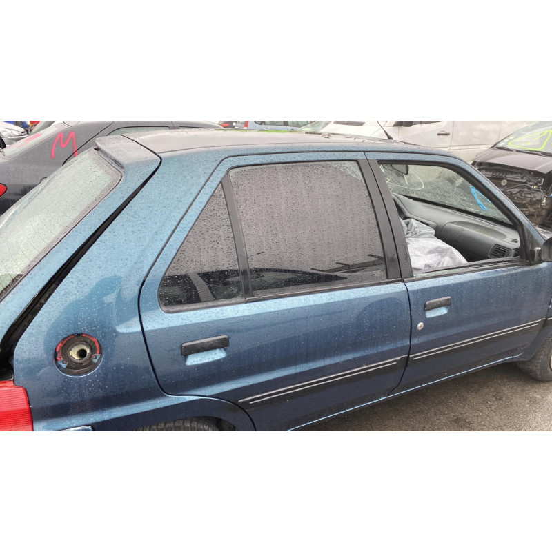 Pare choc avant PEUGEOT 106 Photo n°17