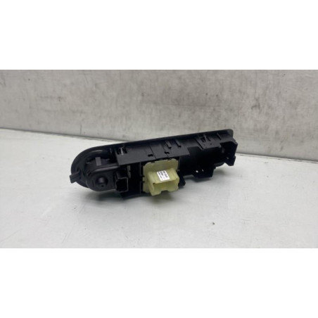 Interrupteur de leve vitre avant gauche RENAULT CLIO 4