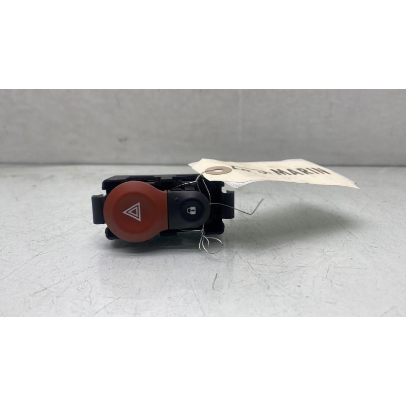 Bouton de warning RENAULT KANGOO 2 Photo n°2