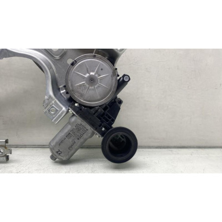 Leve vitre electrique avant droit TOYOTA YARIS 3 Photo n°1