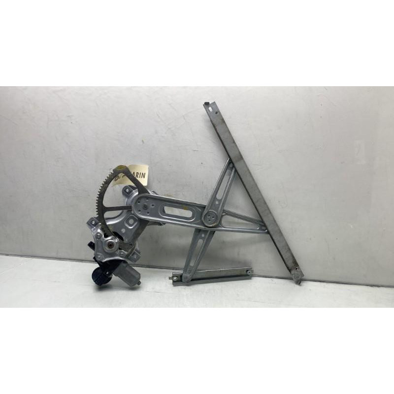 Leve vitre electrique avant droit TOYOTA YARIS 3 Photo n°3