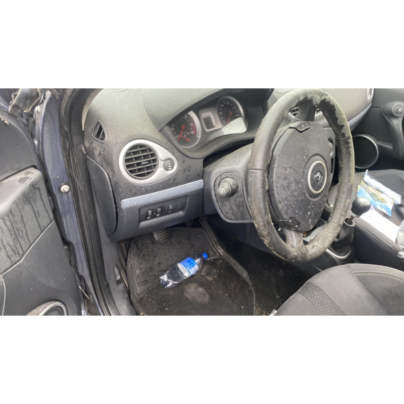 Verin de coffre RENAULT CLIO 3 Photo n°12
