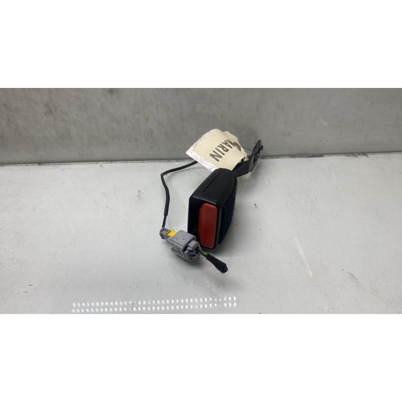 Attache ceinture avant droit PEUGEOT 208 1 Photo n°2