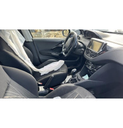 Attache ceinture avant droit PEUGEOT 208 1