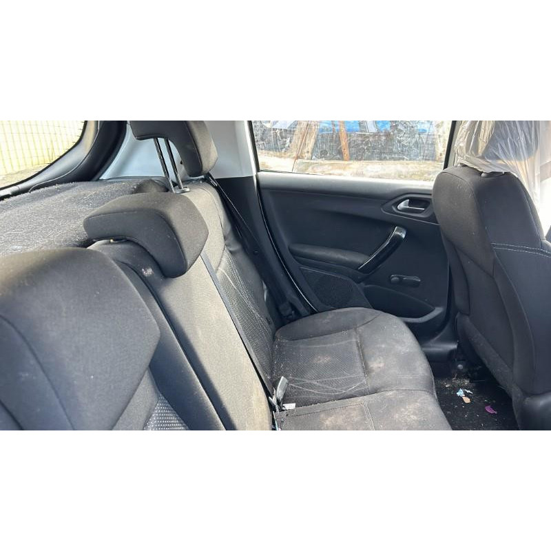 Attache ceinture avant droit PEUGEOT 208 1 Photo n°6
