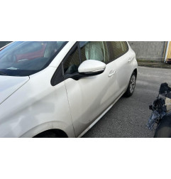 Attache ceinture avant droit PEUGEOT 208 1