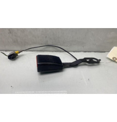 Attache ceinture avant gauche PEUGEOT 208 1